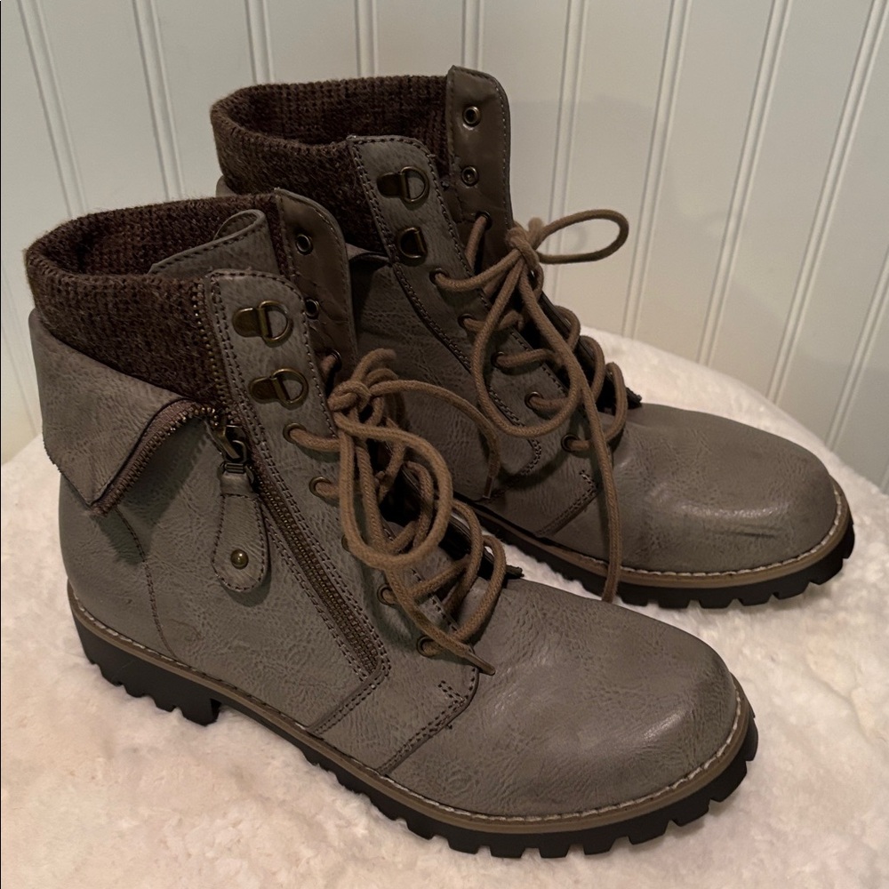 Cliffs by White Mountain Gray Lace-Up Ankle Boots with Brown Knit Cuff Size 9